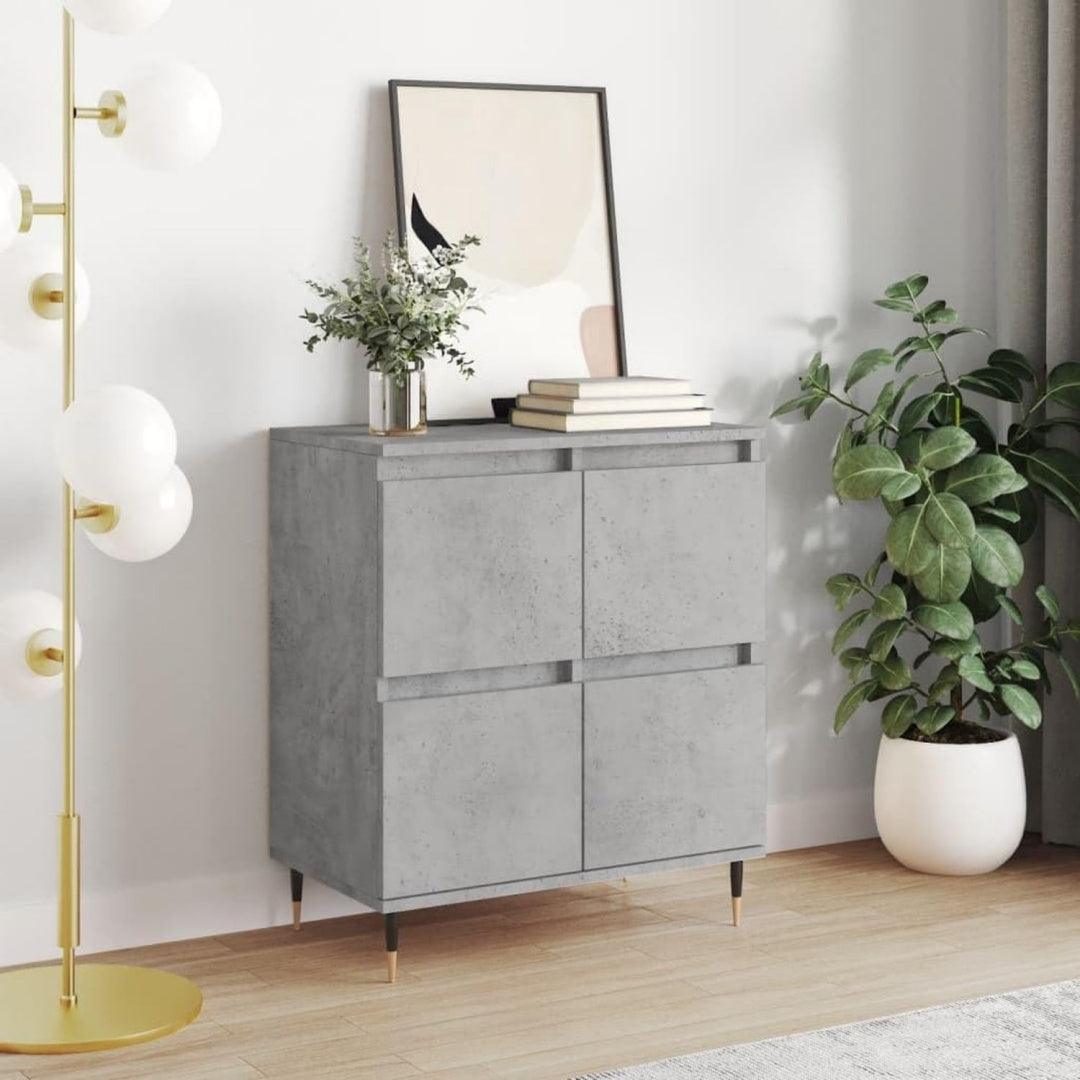 Das Sideboard misst 60 x 35 x 70 cm in Betongrau aus Holzwerkstoff