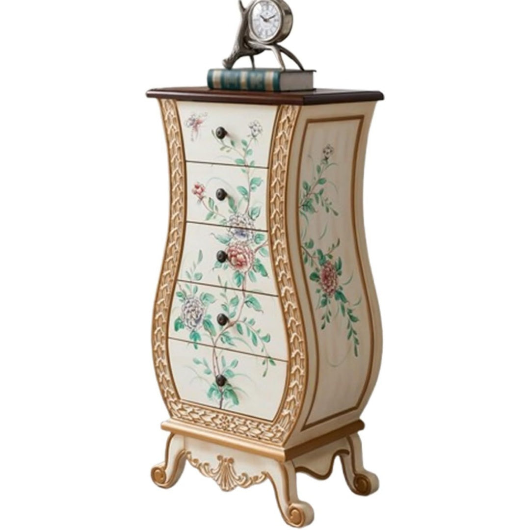 Mehrfarbig gibt dem Sideboard einen farblichen Akzent