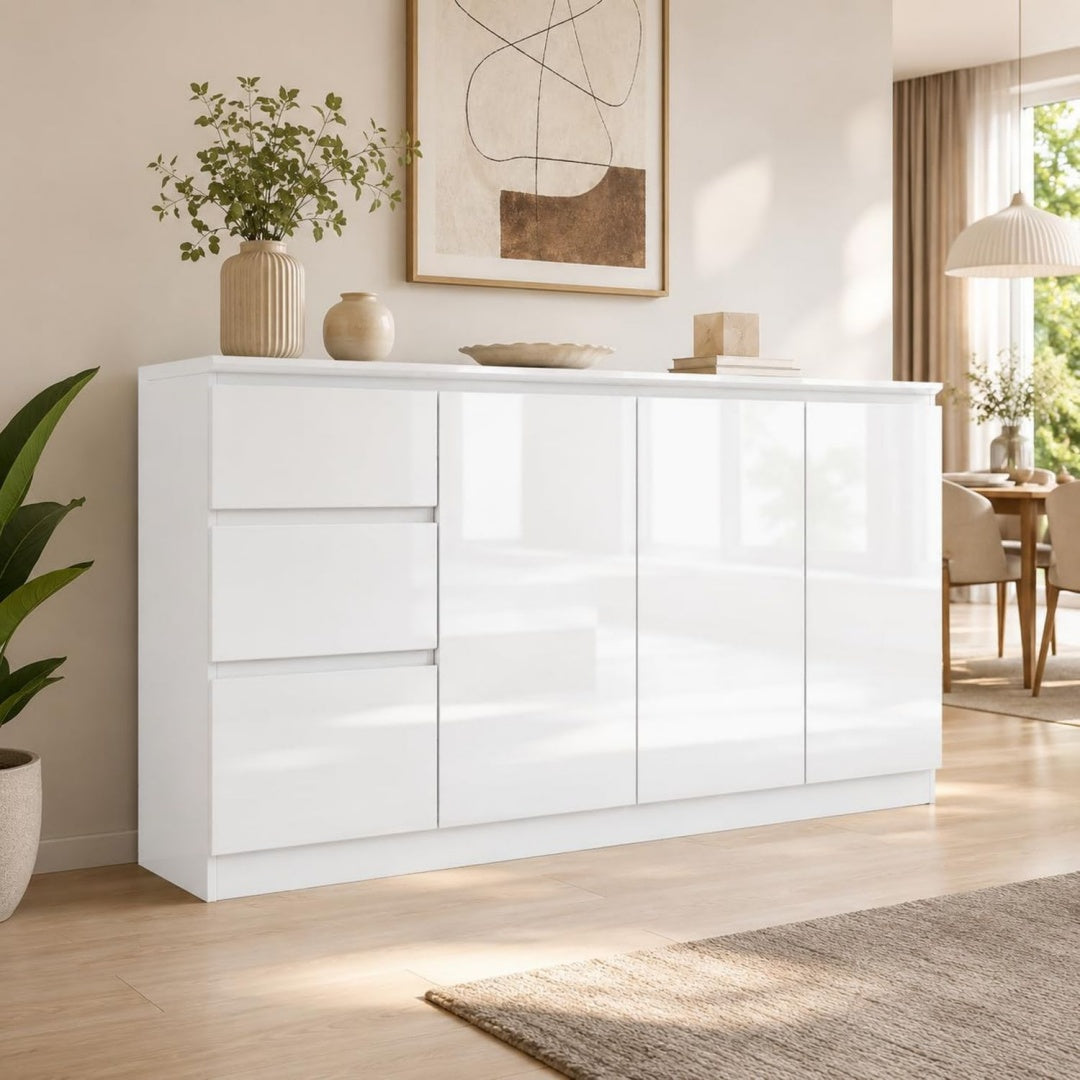 3 Tueren und grifflose Fronten an dem Sideboard